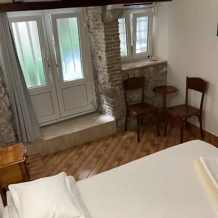 Guest house Vicelic 1 *